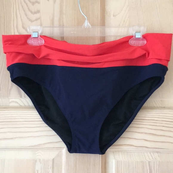 Bikini - Picture 5 of 8